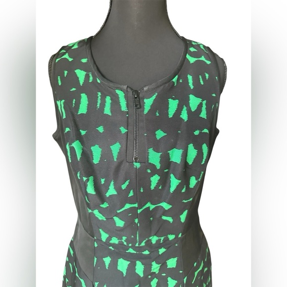 Milly Vintage Black and Green Patterned Dress with Pockets & Accent Zippers - Picture 5 of 8